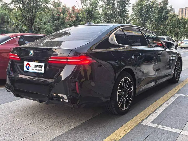 BMW 5 Series 2025 530Li Leading M Sport Package — 5