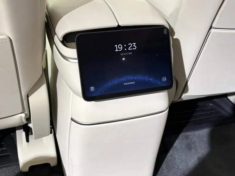 NIO ES8 2026 Six-Seat Executive Signature Edition — 10