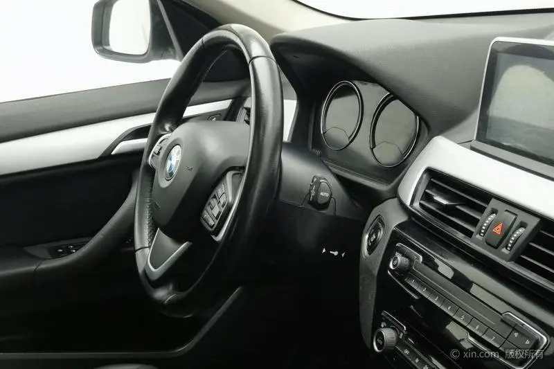 BMW X1 2018 sDrive18Li Fashion Model — 9