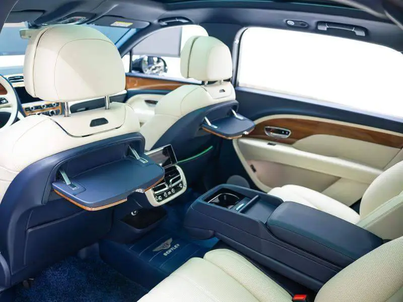 Bentayga 2023 4.0T V8 Long Wheelbase Yadu Edition — 19