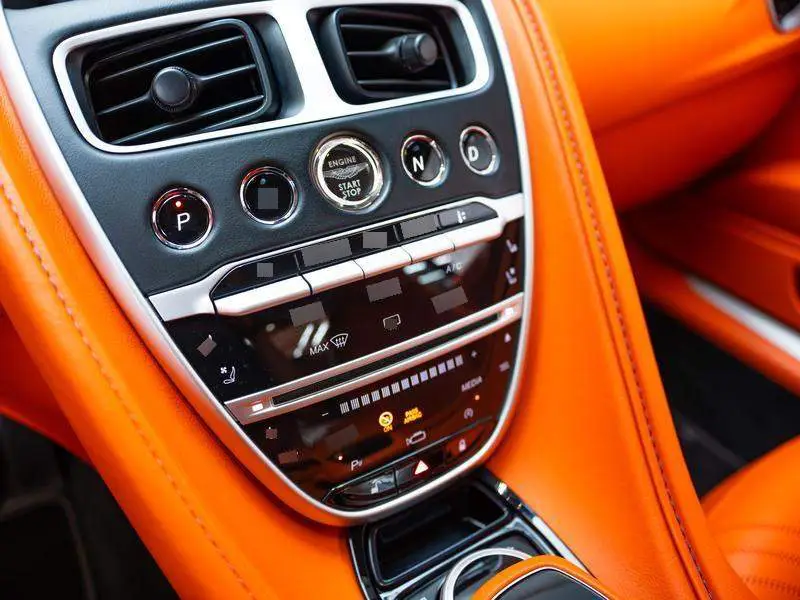 Aston Martin DB11 2020 4.0T V8 Coupe — 13
