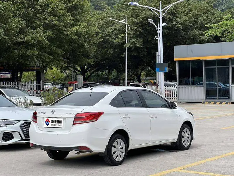 YARiS L Enjoy 2017 1.5E CVT Charm Edition — 5