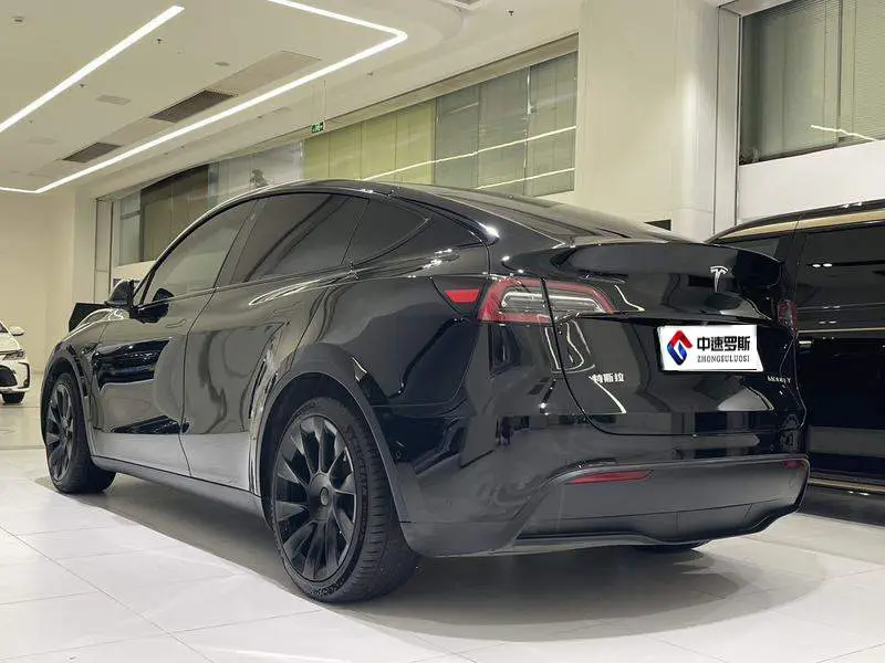 Model Y 2022 facelifted rear-wheel drive version — 4