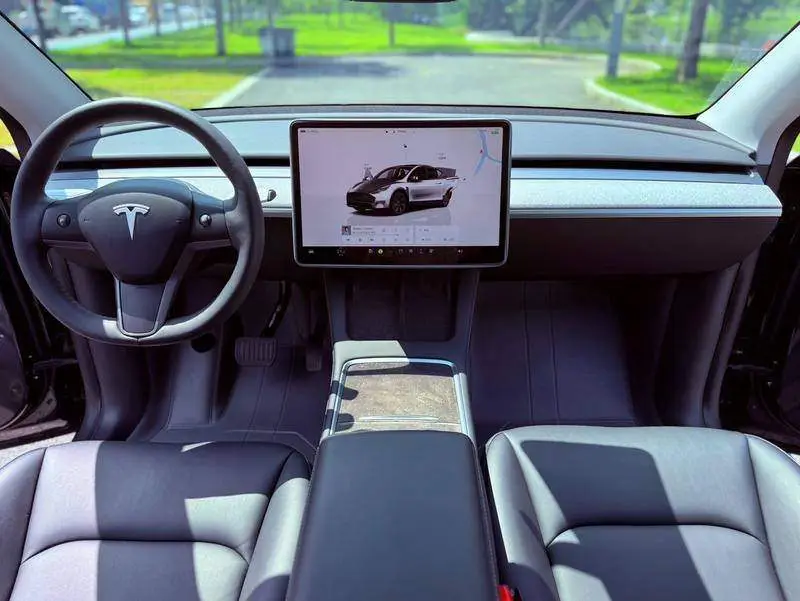 Model Y 2024 rear-wheel drive version — 11