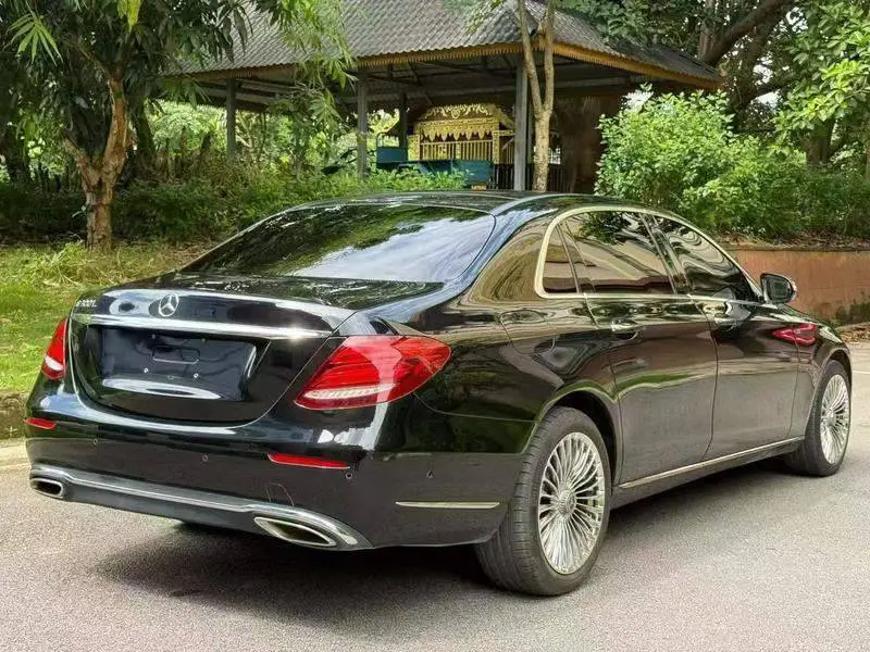 Mercedes-Benz E-Class 2019 E 300 L Fashion Edition — 6