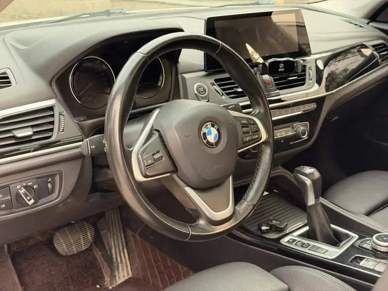 BMW 1 Series 2018 118i Sports — 7