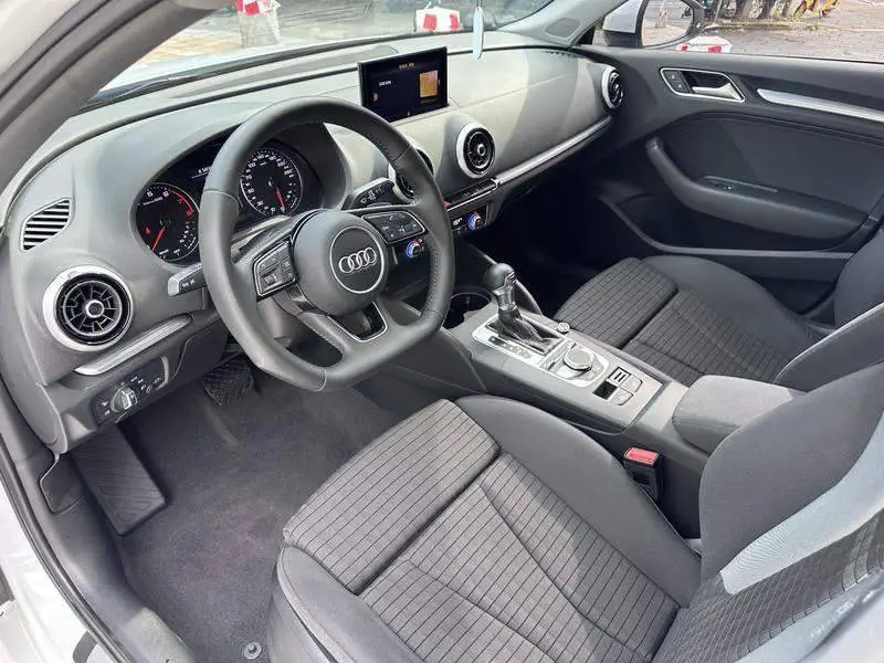 Audi A3 2017 Sportback 35 TFSI Sports — 15