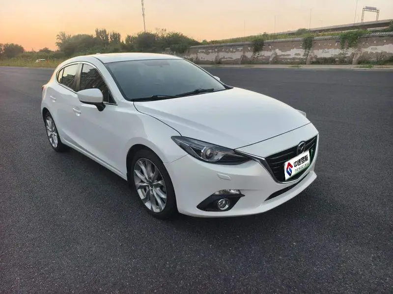Mazda 3 Angkesaila 2014 Hatchback 2.0L Automatic Flagship Model — 3