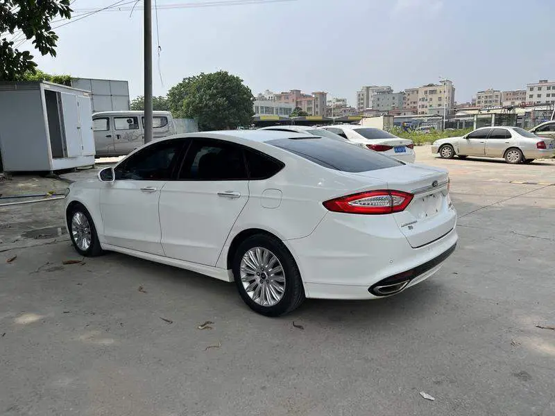 Mondeo 2013 2.0L GTDi200 Luxury Model — 4