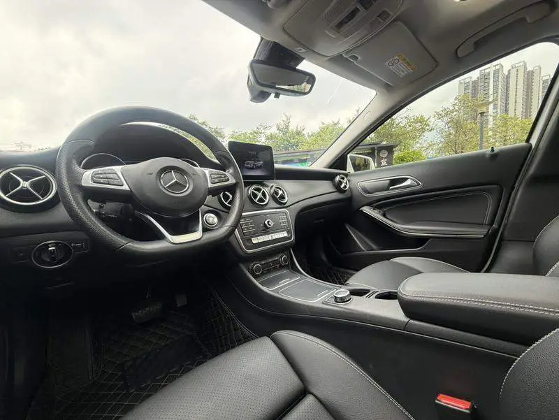 Mercedes-Benz GLA 2019 GLA 200 Dynamic — 11