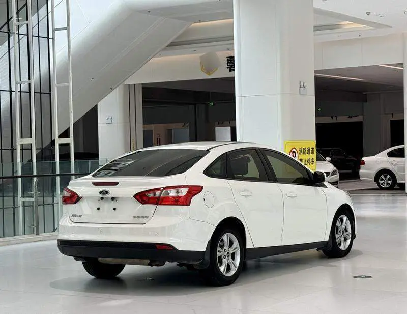 Fox 2012 Sedan 1.6L Automatic Premium — 7
