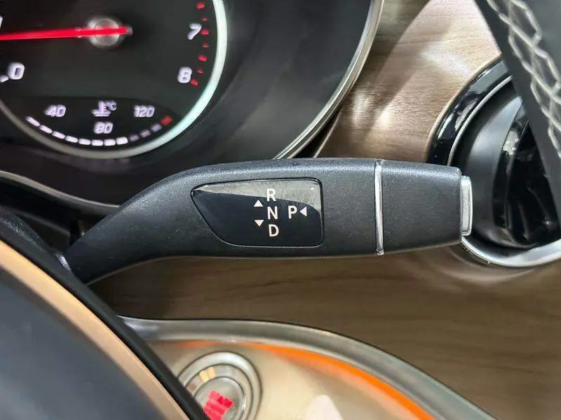 Mercedes-Benz V-Class 2022 V 260 L Long Wheelbase Luxury Edition — 15