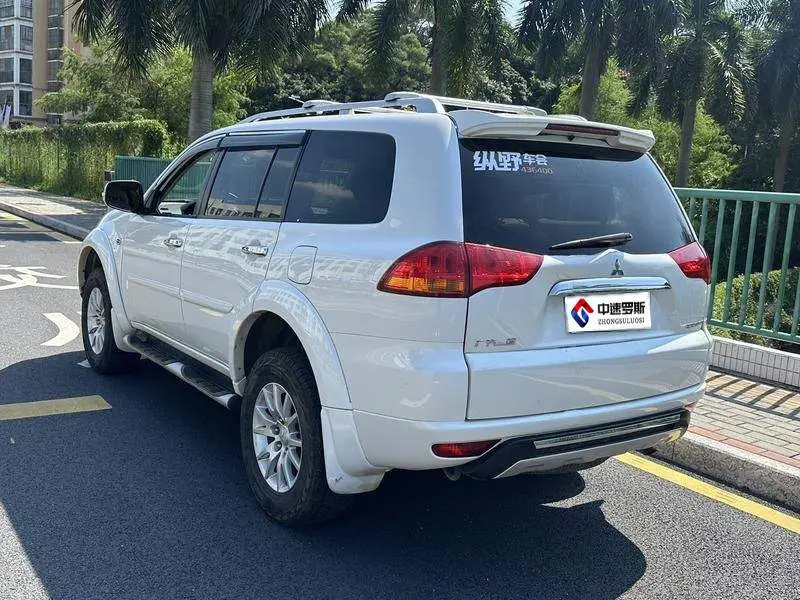 Pajero Sport 2013 3.0L Automatic 4WD Flagship Edition — 4