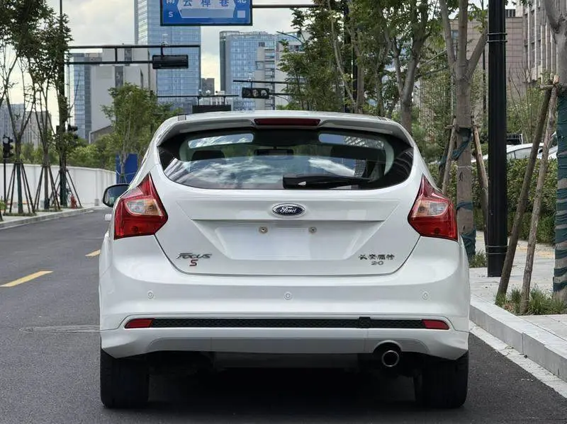 Fox 2012 Hatchback 2.0L Automatic Luxury Sports — 5