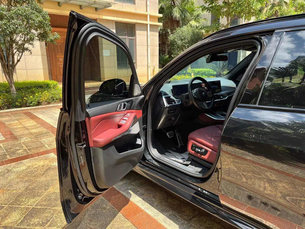 BMW X5 2025 xDrive 40Li M Sport Night Package — 15