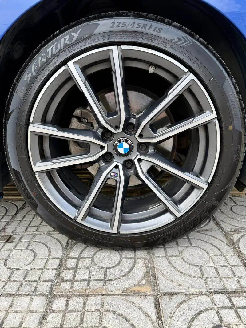 BMW 3 Series 2020 facelifted 325i M Sport package — 9