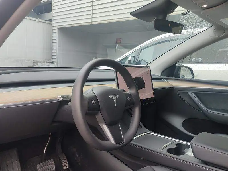 Model Y 2022 rear-wheel drive version — 12