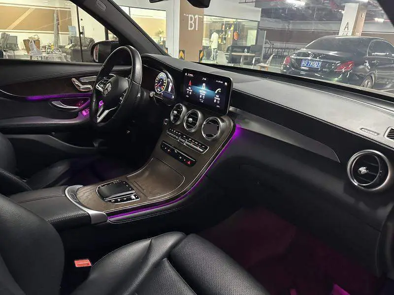 Mercedes-Benz GLC 2020 GLC 260 L 4MATIC Luxury — 11