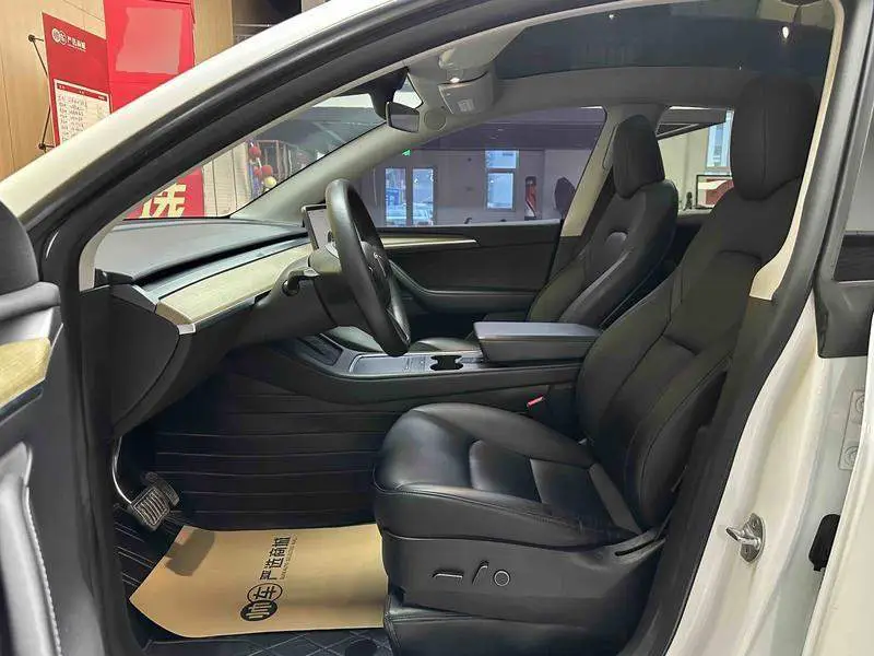 Model Y 2022 rear-wheel drive version — 9