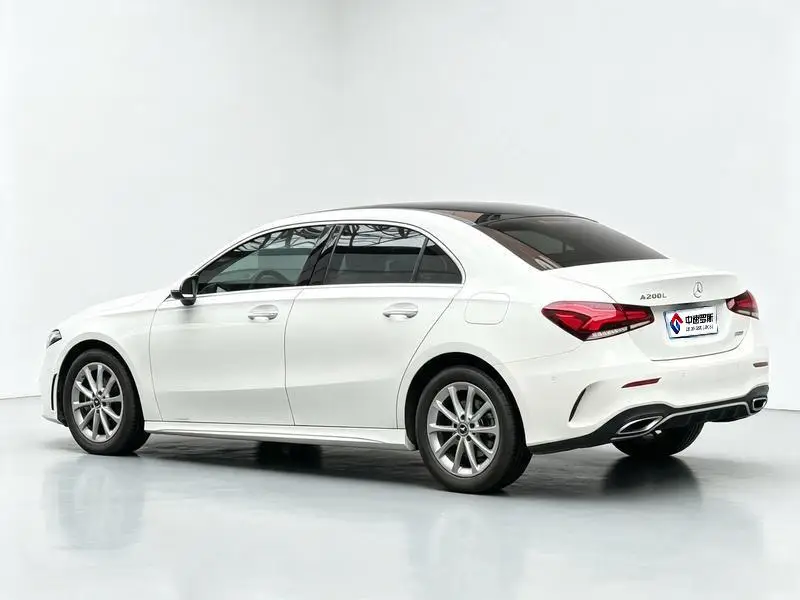 Mercedes-Benz A-Class 2019 A 200 L sports sedan — 3