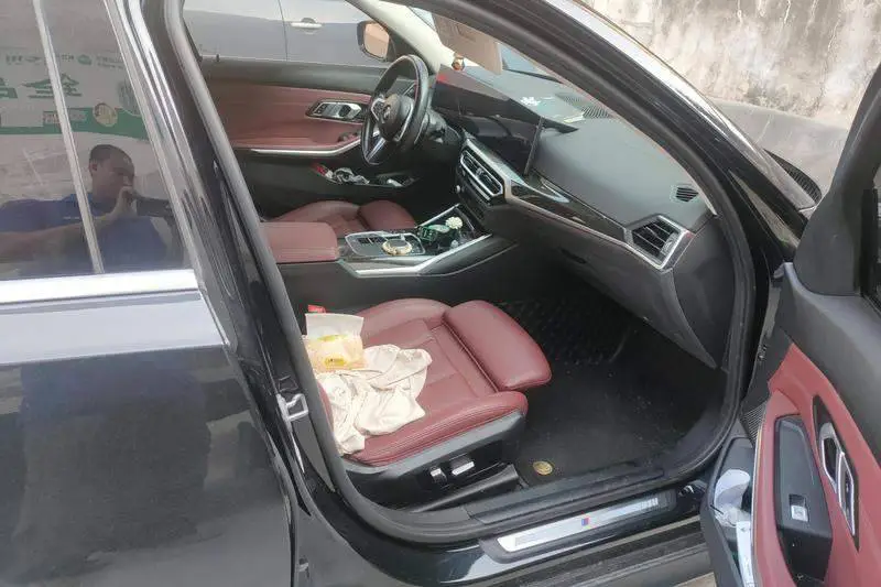 BMW 3 Series 2023 325Li M Sport Package — 7