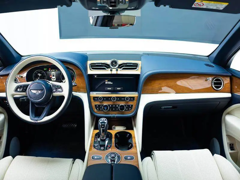 Bentayga 2023 4.0T V8 Long Wheelbase Yadu Edition — 15