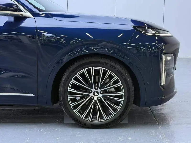 Deep Blue S09 2025 All-Wheel Drive Ultra+ Premium Edition — 10