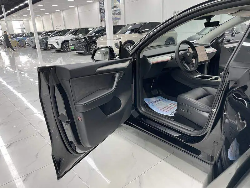 Model Y 2023 rear-wheel drive version — 14