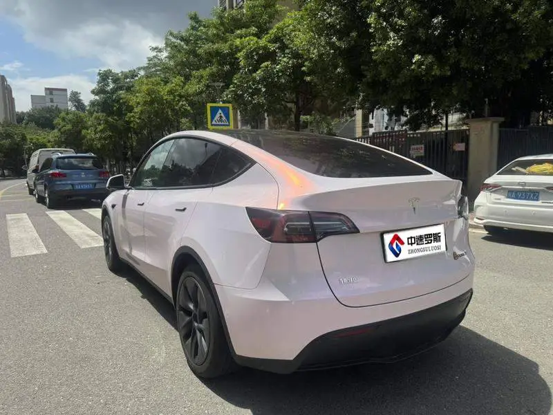 Model Y 2023 rear-wheel drive version — 4