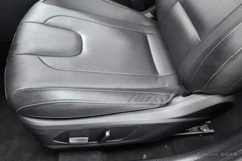 Elantra 2022 1.5L CVT LUX Premium Edition — 18