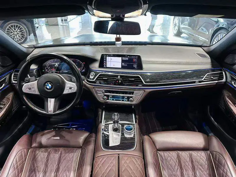 BMW 7 Series 2021 740Li Leading M Sport Package — 7
