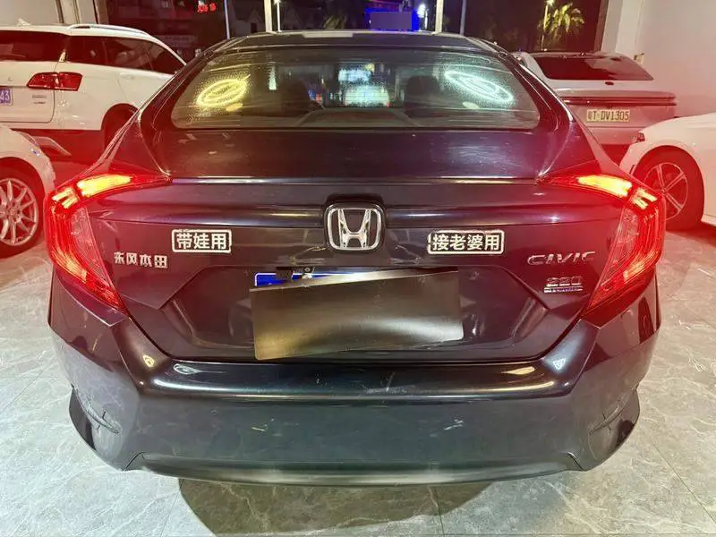 Civic 2016 220TURBO CVT Premium Edition — 5