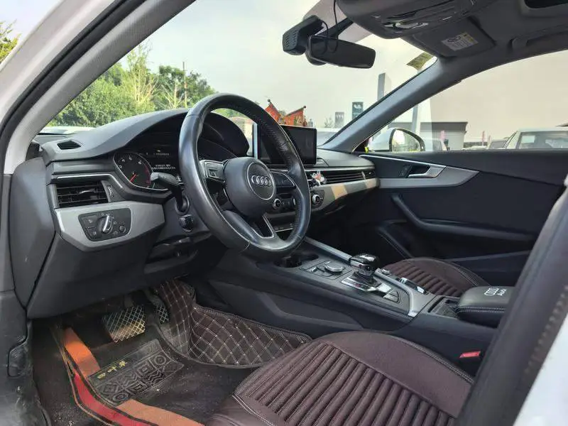 Audi A4L 2019 40 TFSI Progressive National VI — 19