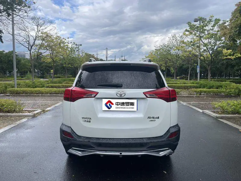 RAV4 Rongfang 2015 2.5L Automatic 4WD Elite Edition — 5