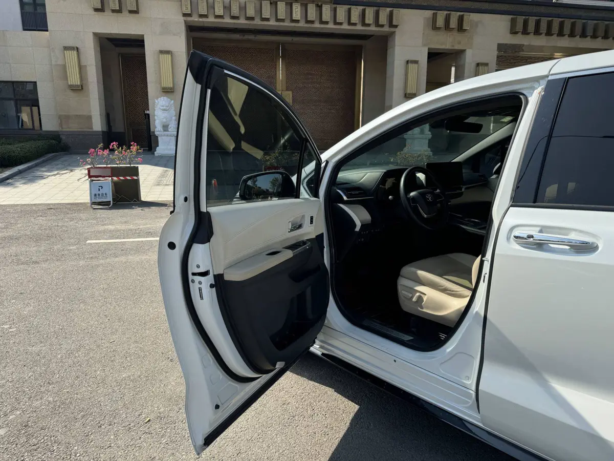 Grevia 2022 2.5L Hybrid Premium Edition — 20
