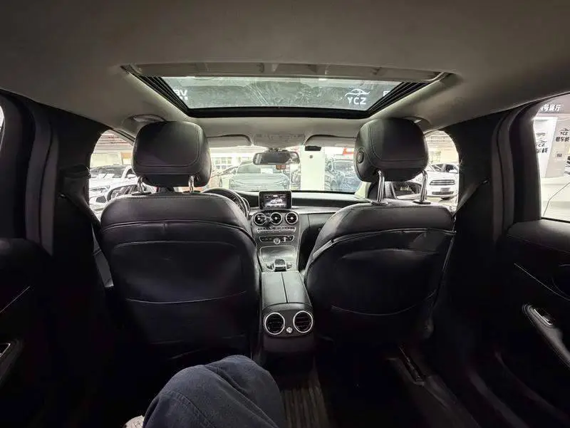 Mercedes-Benz C-Class 2015 C 180 L Sports — 18