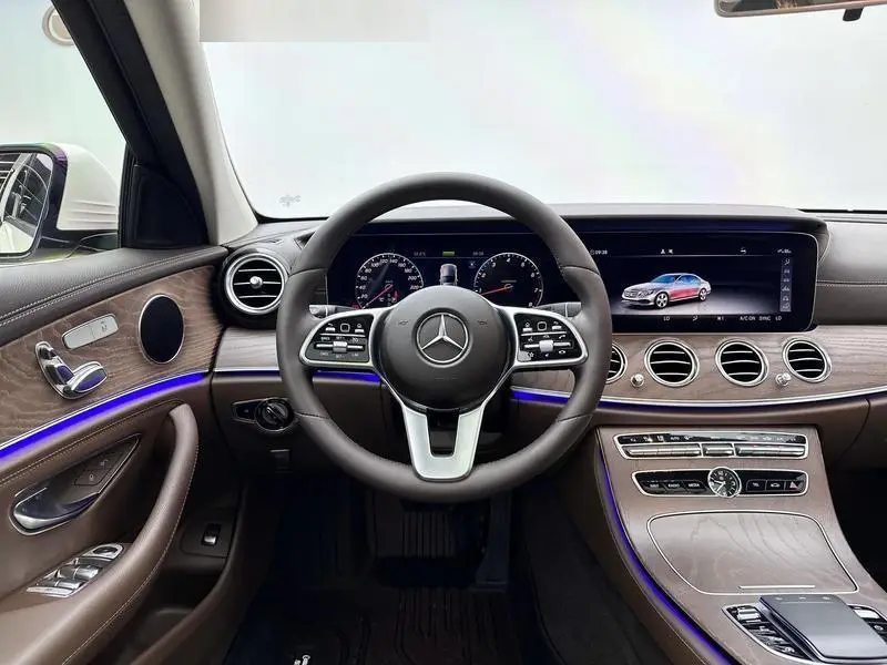Mercedes-Benz E-Class 2020 E 260 L — 9