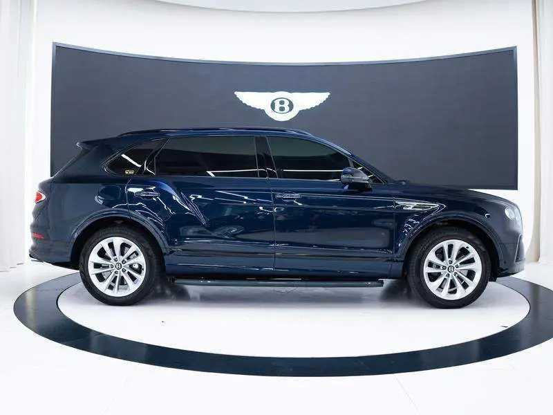 Bentayga 2023 4.0T V8 Long Wheelbase Yadu Edition — 6