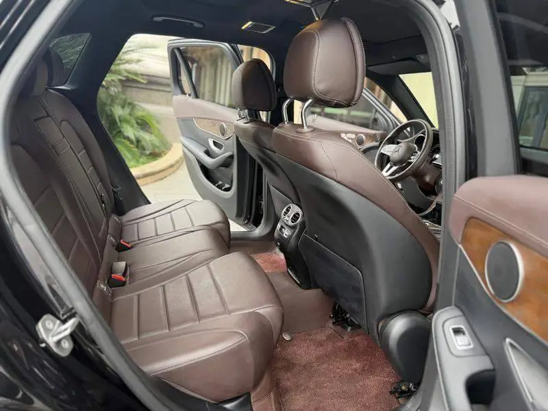 Mercedes-Benz GLC 2022 GLC 260 L 4MATIC Luxury — 11