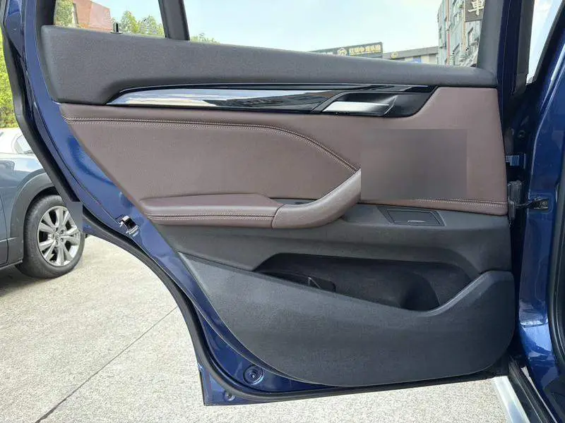 BMW X1 2020 sDrive20Li Premium Edition — 11