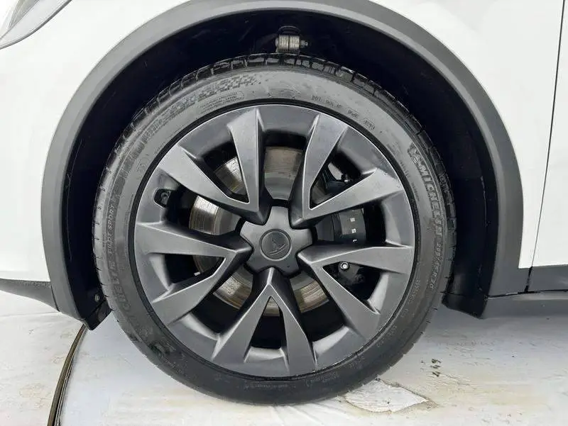 Model X 2023 Dual Motor All-Wheel Drive — 9