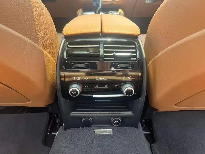 BMW 5 Series 2018 530Li Premium M Sport Package — 12