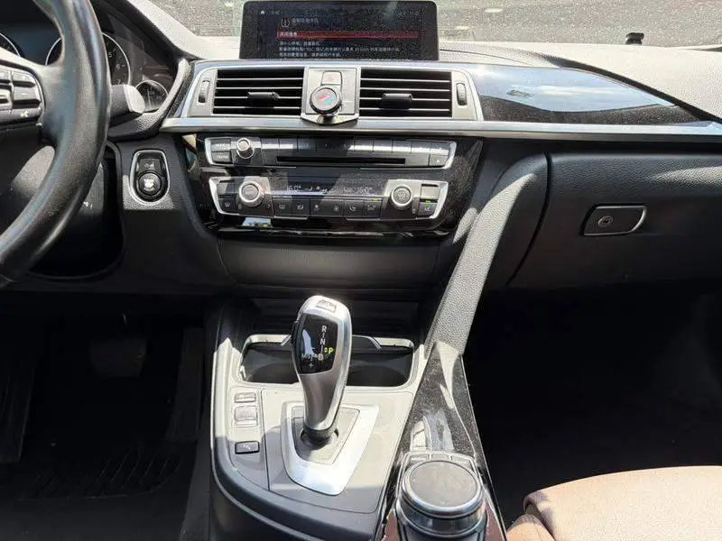 BMW 3 Series 2019 320Li Fashion Edition — 18