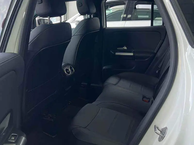 Mercedes-Benz GLA 2020 GLA 200 — 12