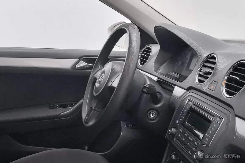 Jetta 2015 Value Edition 1.6L Automatic Comfort — 8