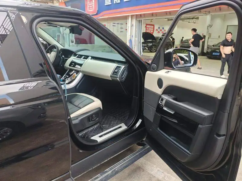 Range Rover Sport 2022 3.0 L6 Tiger Ambition Edition — 12