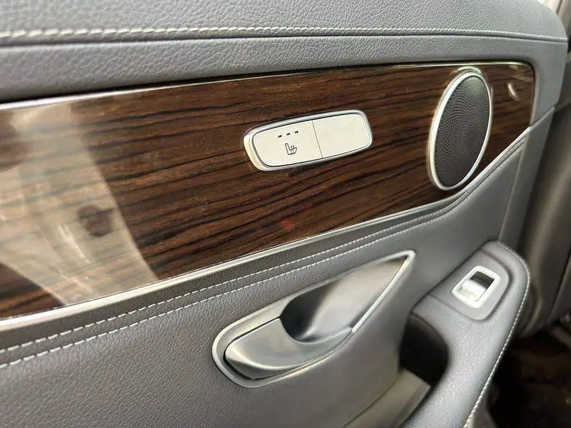 Mercedes-Benz GLC 2019 GLC 260 L 4MATIC Dynamic — 12