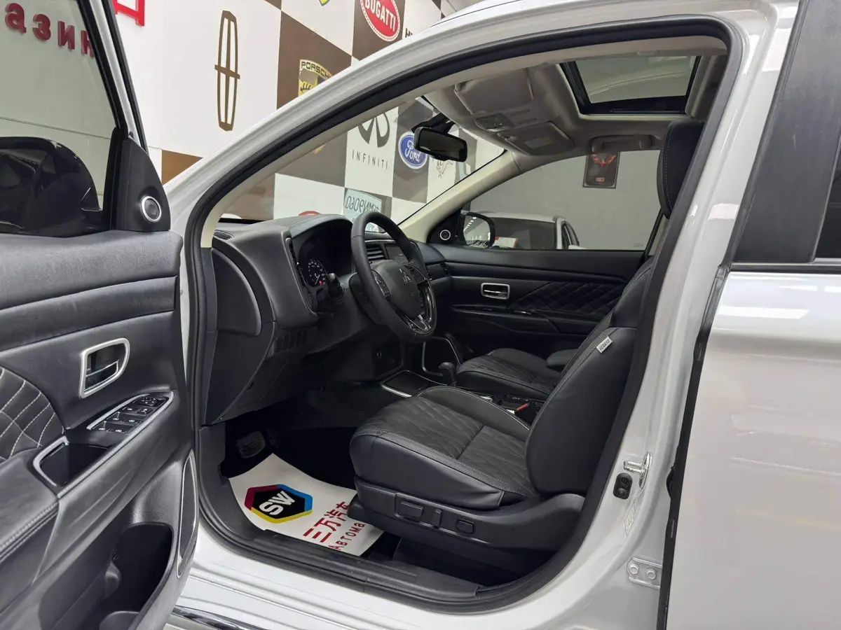 Outlander 2021 Model 2.0L 2WD Enjoy Edition 7 Seaters — 11