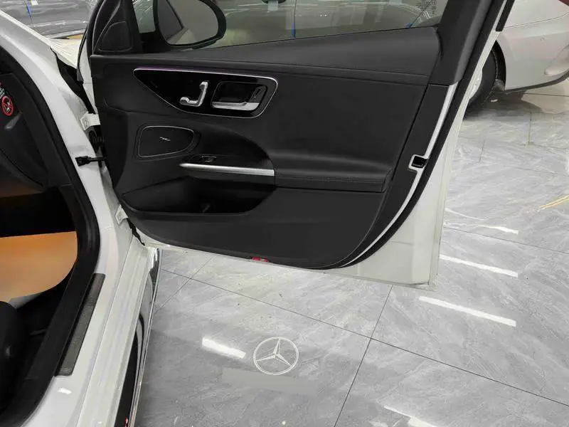 Mercedes-Benz C-Class 2025 C 200 L Sport Edition — 11
