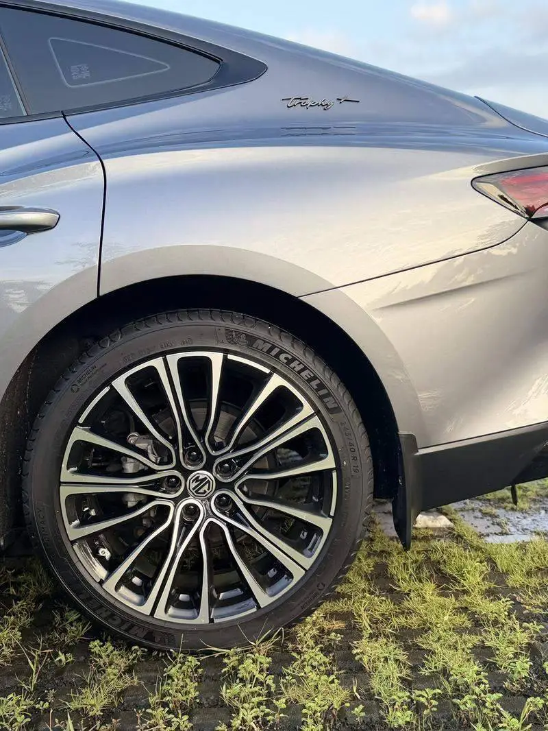 MG7 2023 2.0T Automatic Beauty Hunter Luxury Edition — 9
